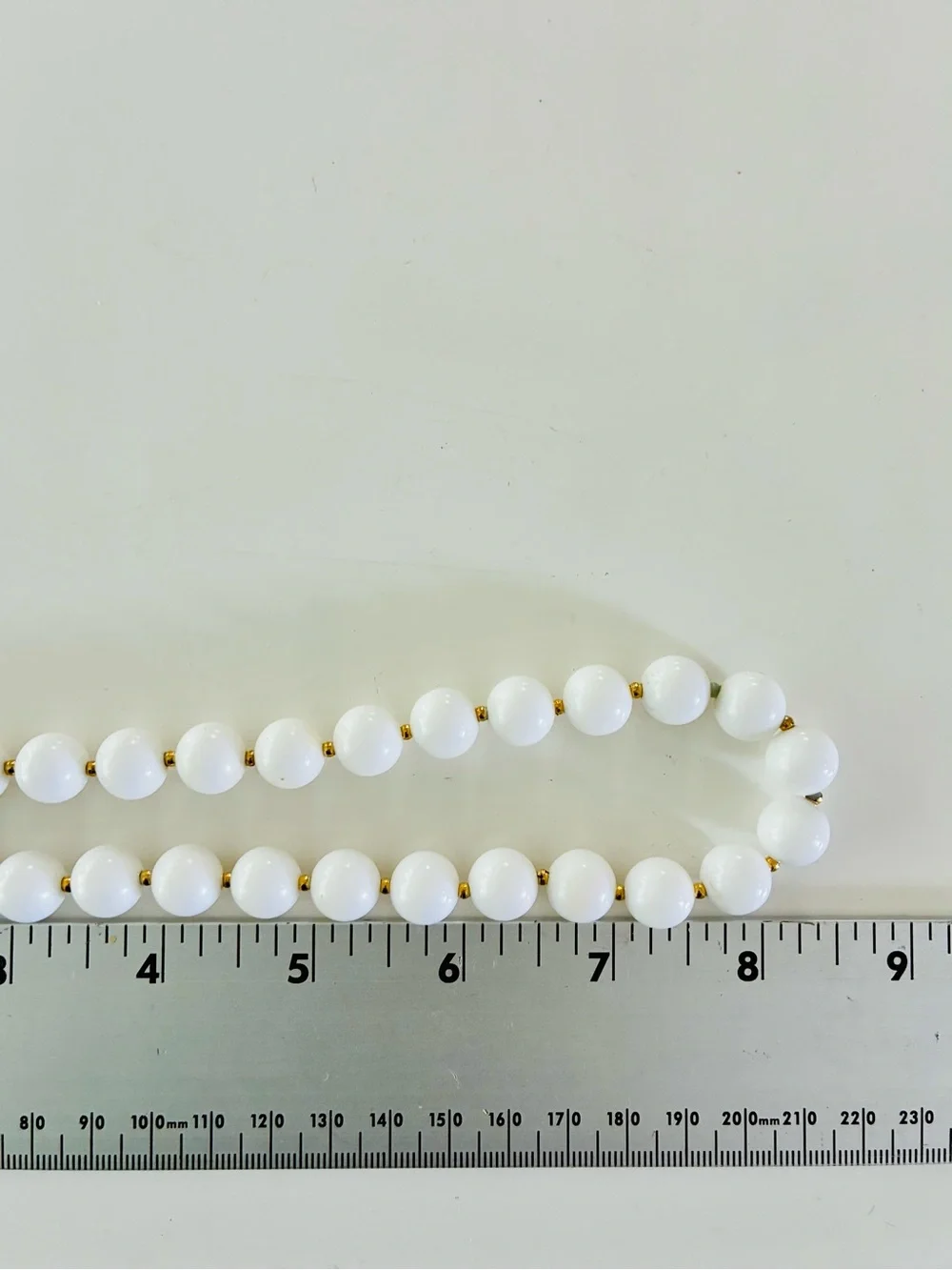 VTG Classic White Bead Necklace with Gold Accents Retro MCM Every Day Casual